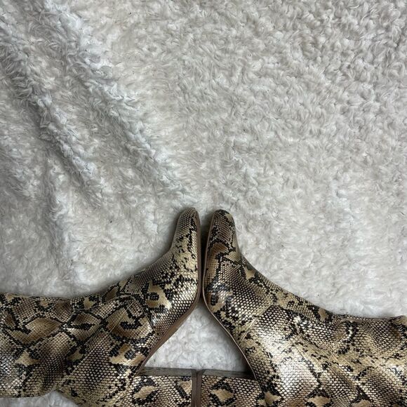 Delicious UNDER Chunky Heel Ankle Boots faux leather NATURAL PYTHON print SZ10 - Picture 6 of 8